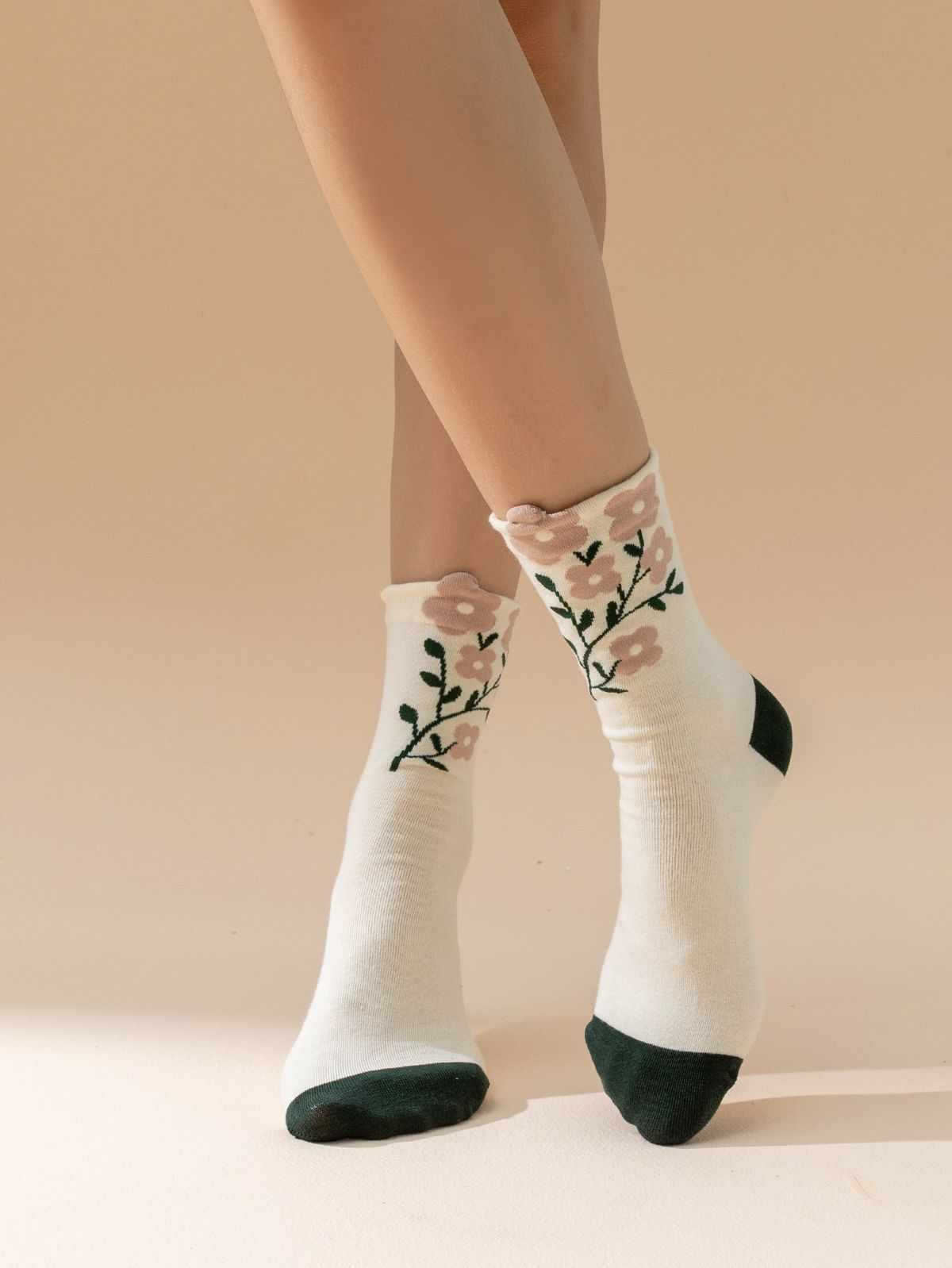 Vintage Botanical Scalloped Crew Socks – Cream & Dusty Rose